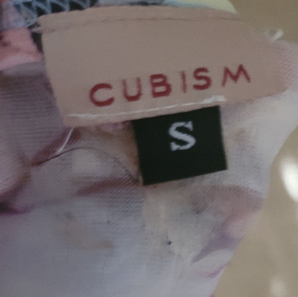 CUBISM TEXTURED WATER COLOR FLORAL TOP - Picture 2 of 4